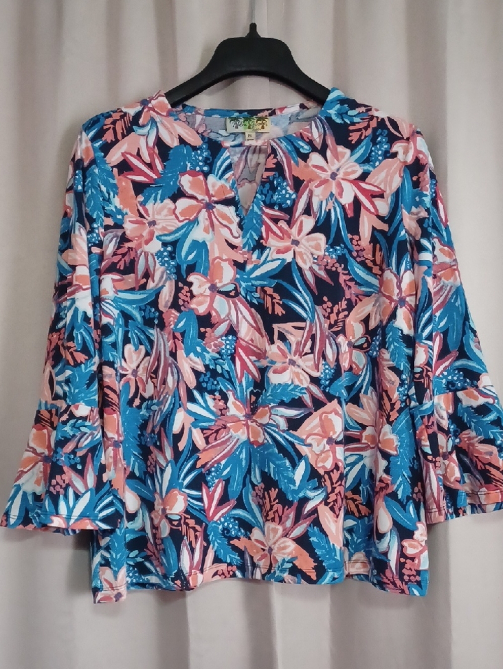 Palm Grove Petite Floral Print Keyhole Neck Blouse 3/4 Flared Sleeves Tropical